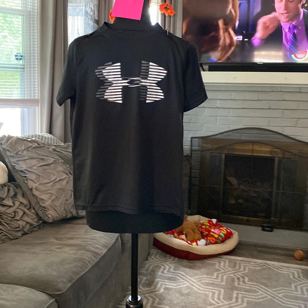 Under armor brand new shirt never worn without tags